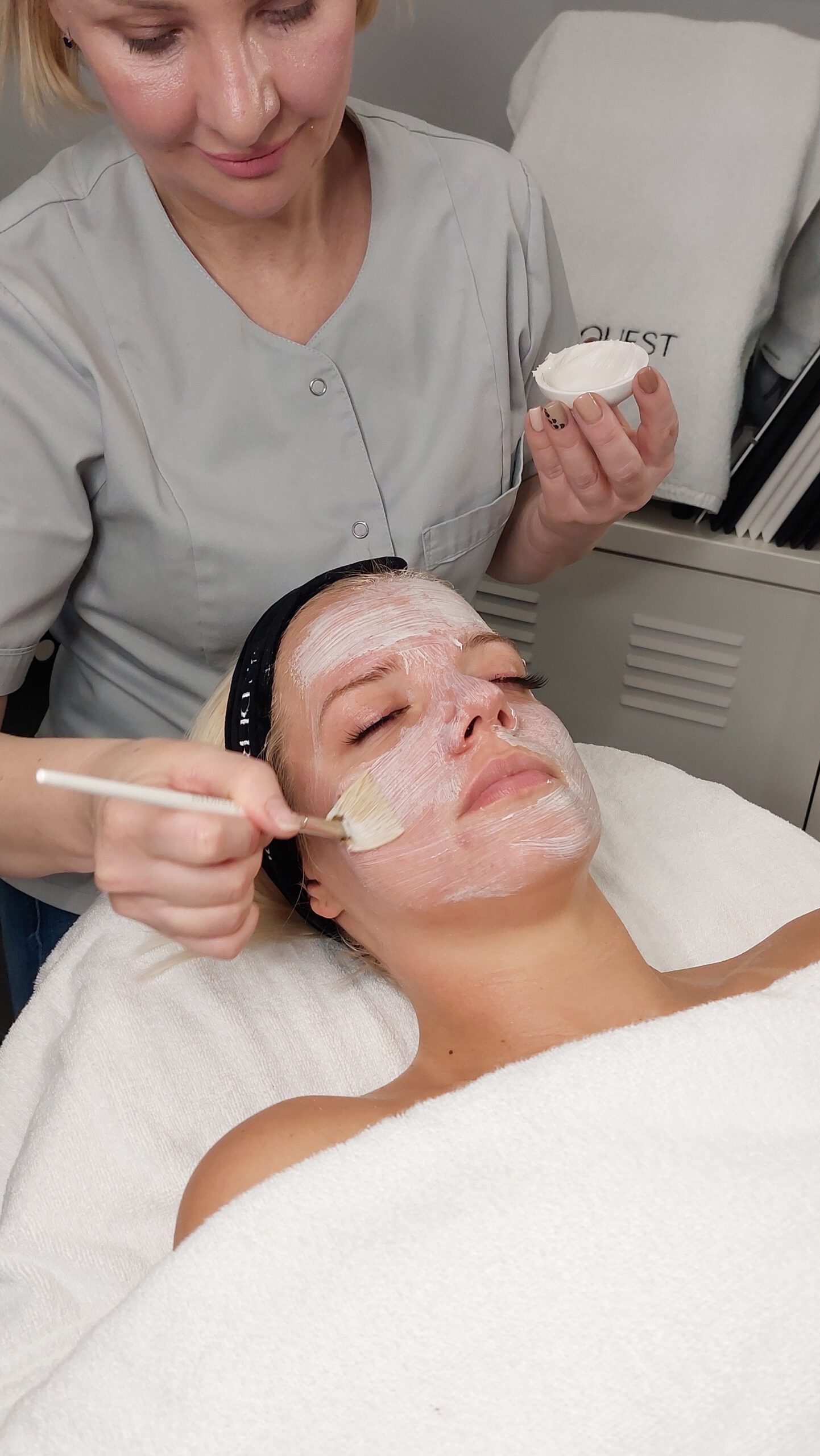 Professionelle Gesichtsbehandlung - Kosmetikstudio Berlin